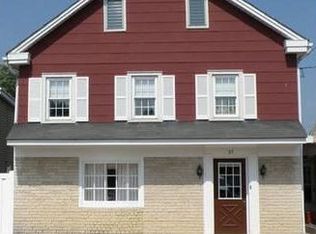 37 S Charlotte St, Manheim, PA 17545