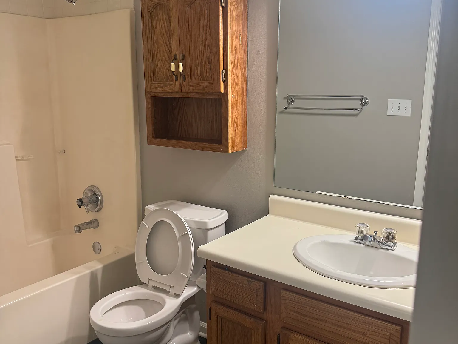 3 bed, 1400 sqft, $1,900 — Photo 2