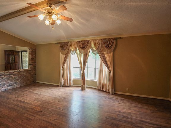 5th image of 107 Clover Dr