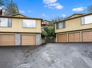 7150 SE Thorburn St APT B, Portland, OR 97215