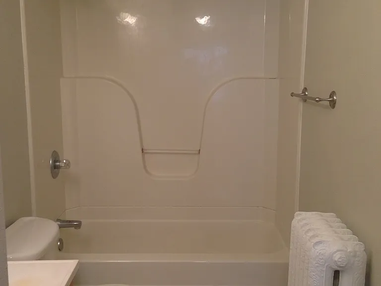 305-307 Duplex — Photo 8