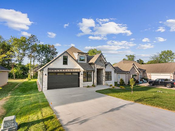3rd image of 207 Ogana Ln