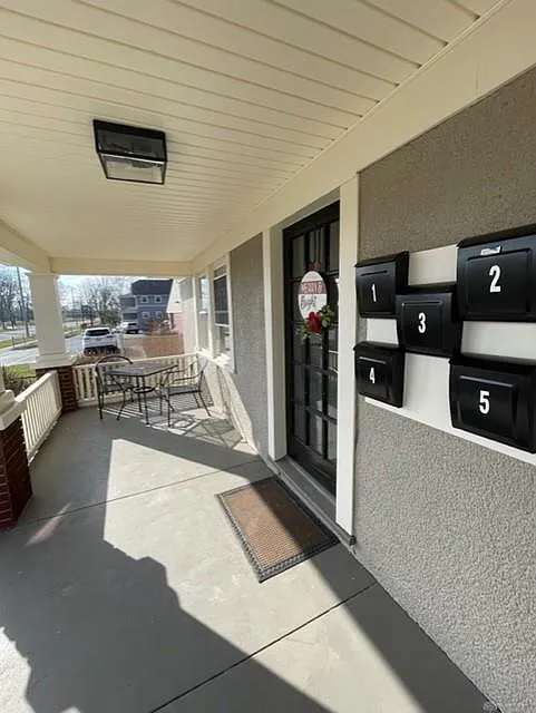 Building Photo - 4121 S Dixie Dr #3