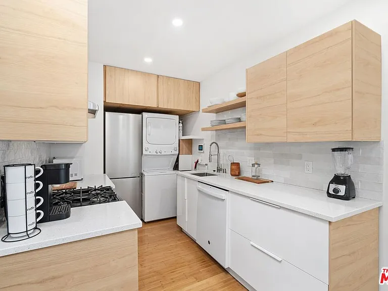 621 Rose Ave #B — Photo 7