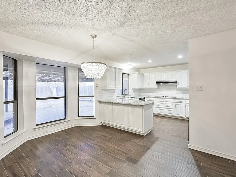 2306 Lovell Ct — Photo 10