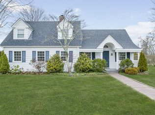 587 Montauk Hwy, East Moriches, NY 11940