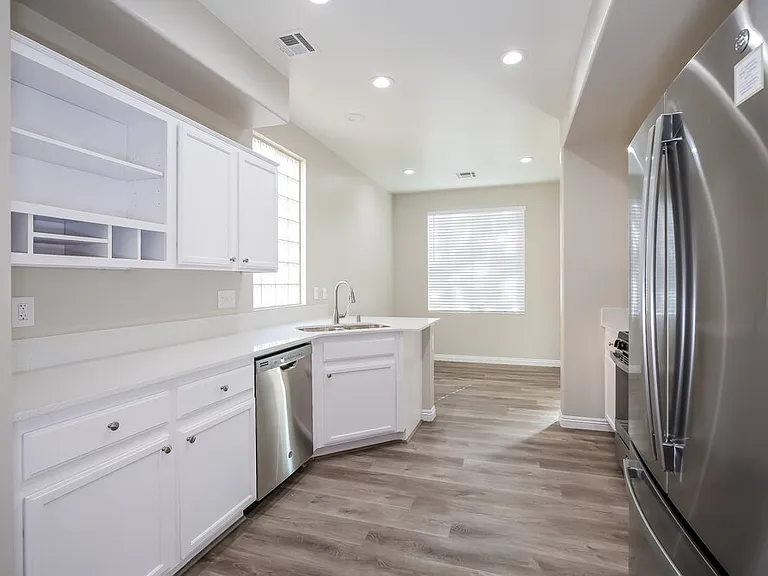 4404 Altamira Cave Dr — Photo 7