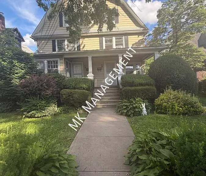 571 Charles Ave — Photo 1