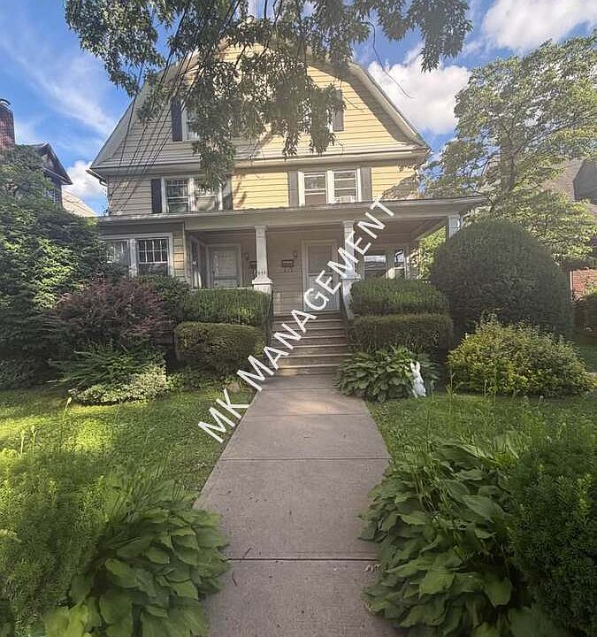 1st image of 571 Charles Ave