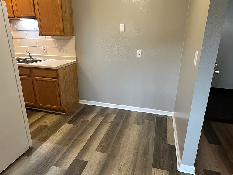 1314 W Pasewalk Ave #6 — Photo 6