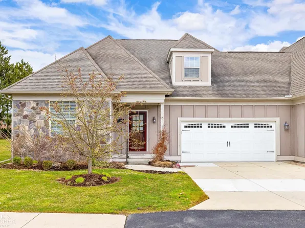 13 River Ct, Grosse Pointe Woods, MI 48236