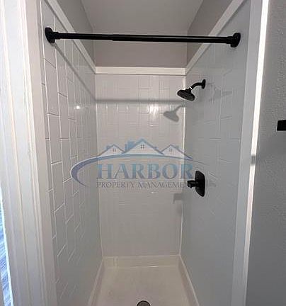 3rd image of 1054 W 23rd St #1/2