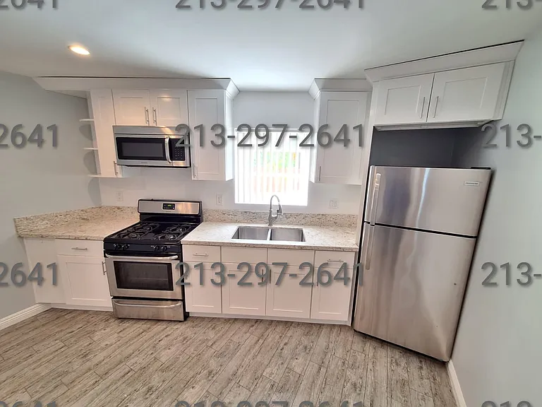 527 N Coronado St #16 — Photo 15