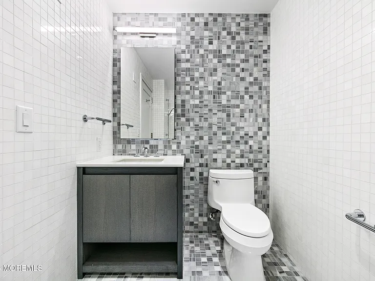 15 Morris Ave #317 — Photo 16