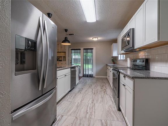 5th image of 6306 Chapman Dr