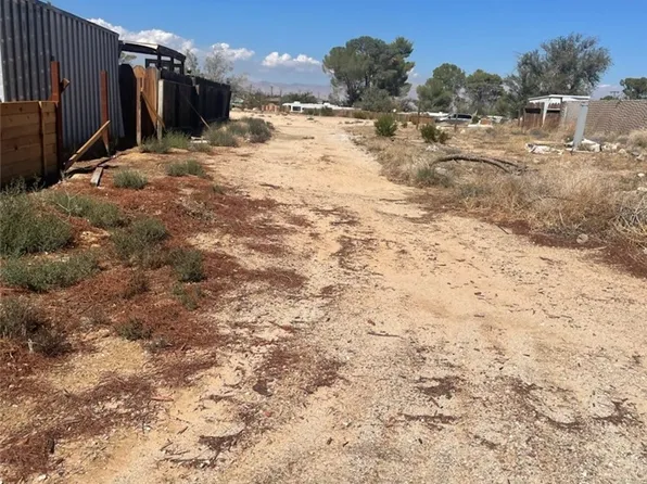 185 Camp Fire Dr, California City, CA 93505