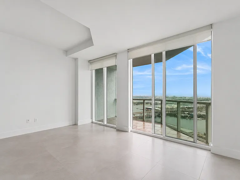 244 Biscayne Blvd #39N — Photo 8