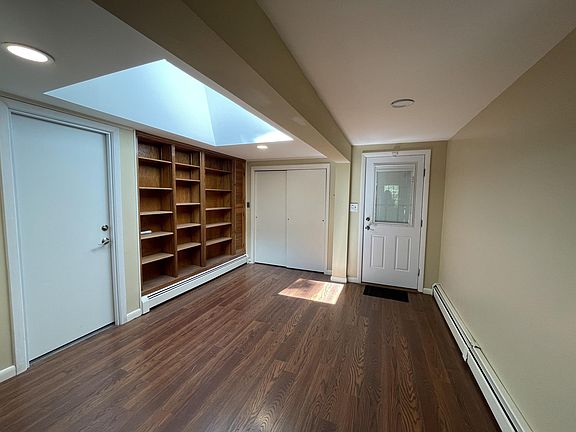 4th image of 107 Lowell Pl