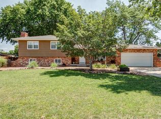 529 Crestwood Rd, Salina, KS 67401