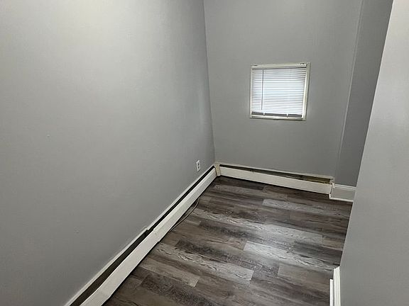 4th image of 437 Sharon Ave APT 3