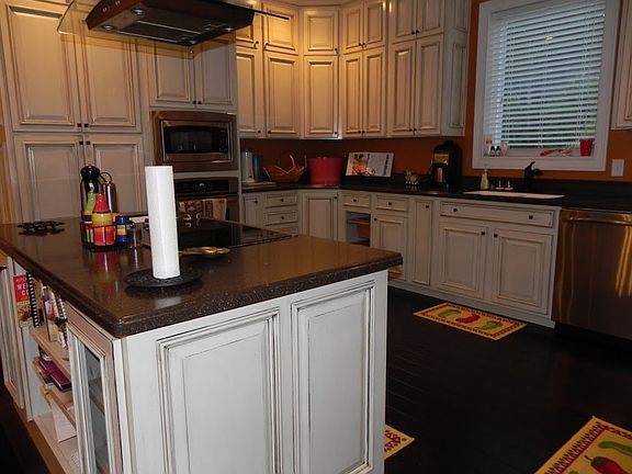 3rd image of 49 Vicki Court
