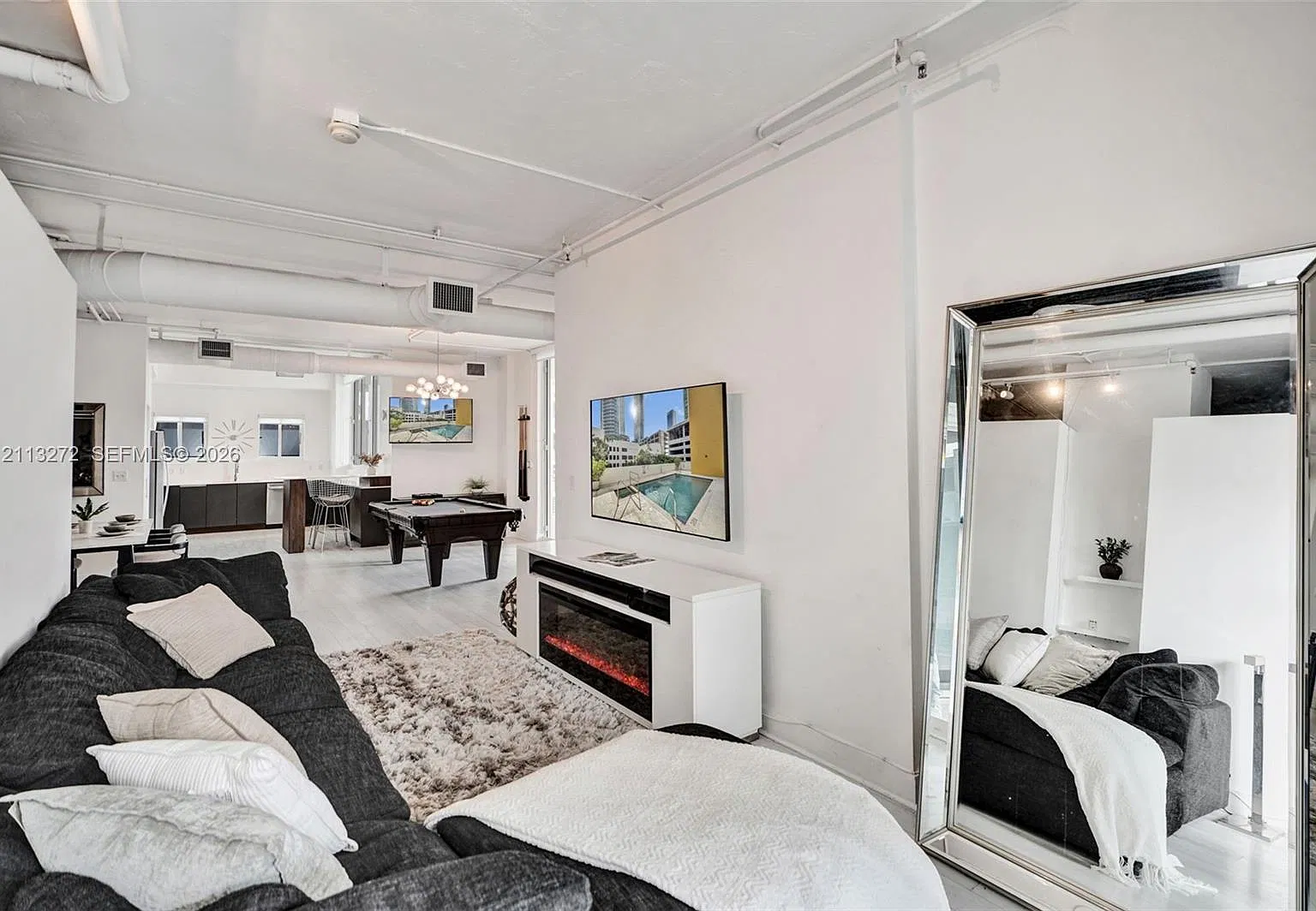 The Yorker Condo — Photo 3