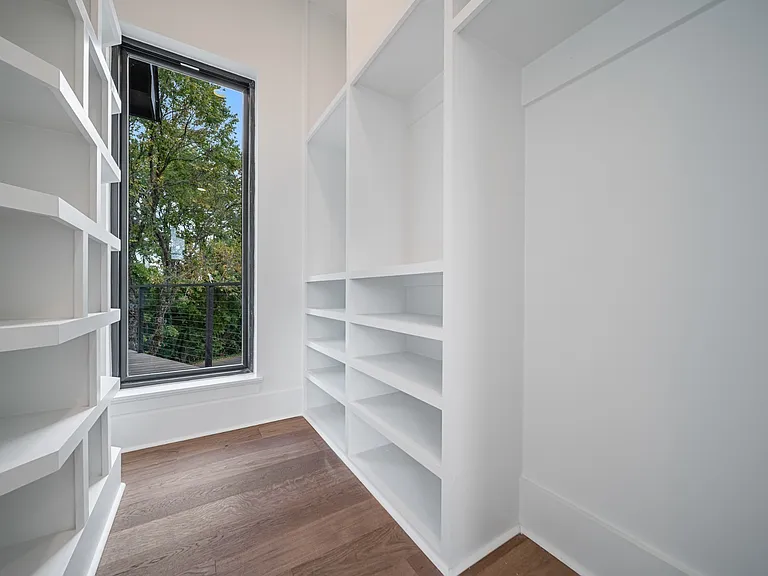 6011 Hill Cir — Photo 31