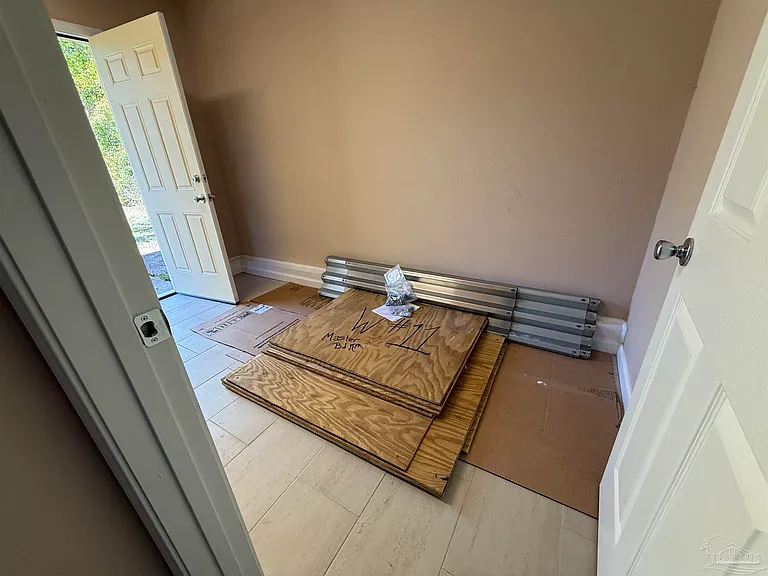 7845 Le Jeune Dr — Photo 36