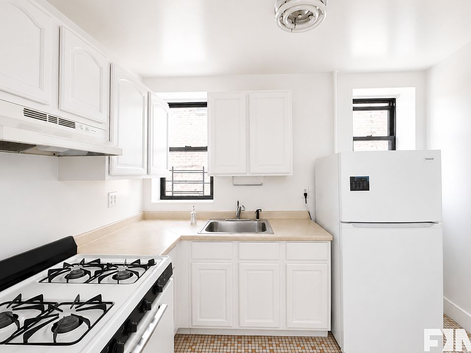 2nd image of 4724 5th Ave #3