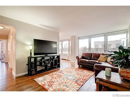 789 N Clarkson St #802 Photo 1