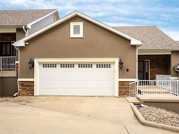 2nd image of 305 Thornsberry Rd Unit B