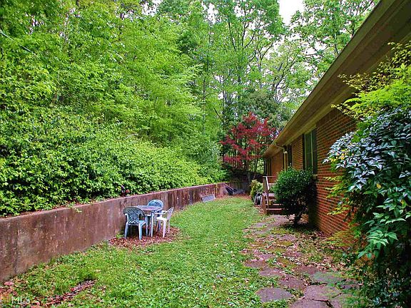 5th image of 721 Lakeshore Dr