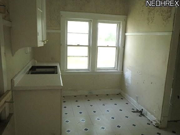 4th image of 4291 W 21st St