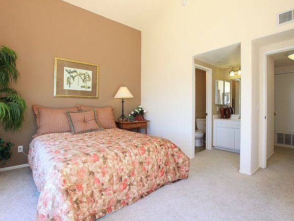 4th image of 18012 Annes Cir Unit 104
