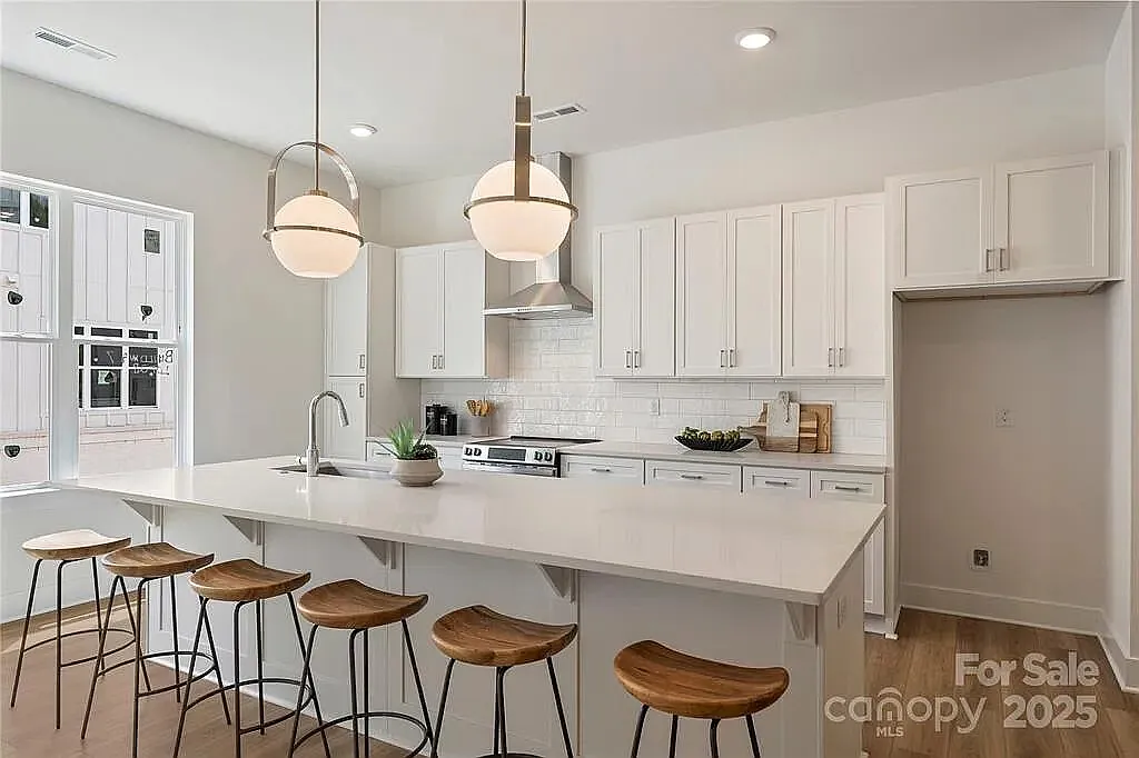 5007 Nimes Road - - — Photo 4