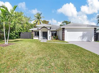 325 SW 14th Ave, Boynton Beach, FL 33435