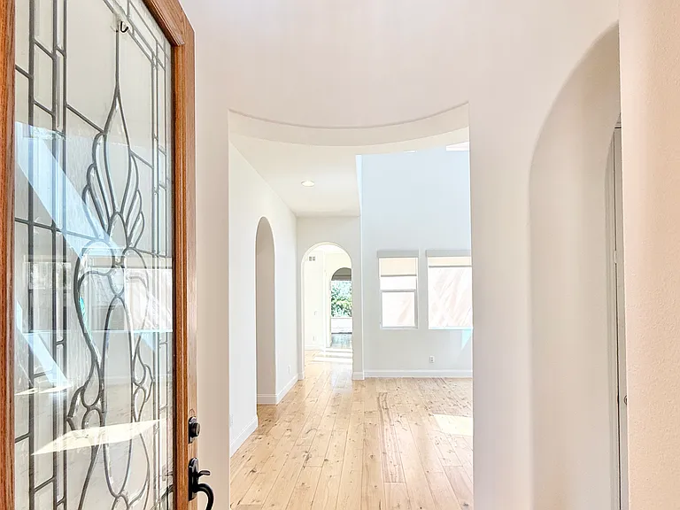13835 Kerry Ln — Photo 3