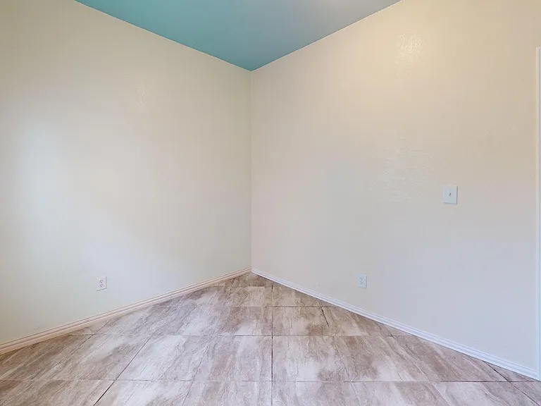 8101 Southern Pine Way — Photo 18