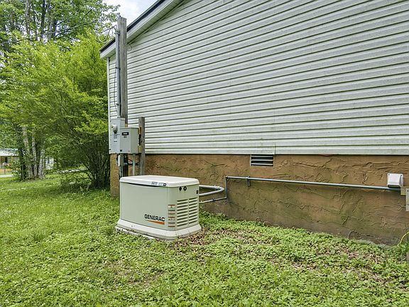 3rd image of 535 Foxwood Dr