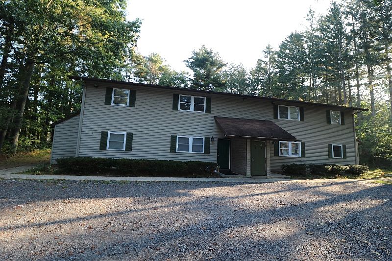 1st image of 4 Waldron Ln Unit 2-1