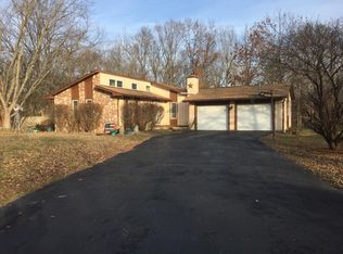2211 Stoner Dr W, Charleston, IL