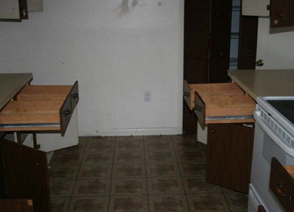 2nd image of 1707 California Ave