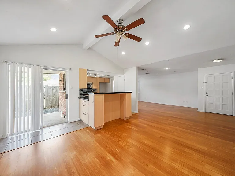 1223 Bramblebury Dr — Photo 15