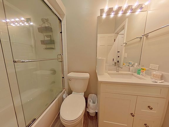 4th image of 35 E Division St APT 1B