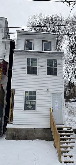 1st image of 804 W Mulberry St