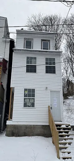 804 W Mulberry St