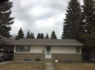 608 Campbell Dr, Grand Forks, ND 58201