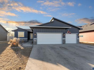 405 Thelma Ave, Harrisburg, SD, 57032