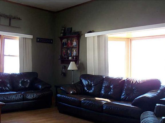 4th image of 1003 W North St