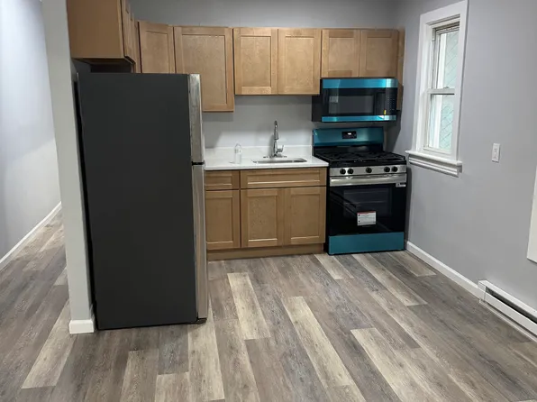 93 Waldorf Ave Unit 2, Bridgeport, CT 06605
